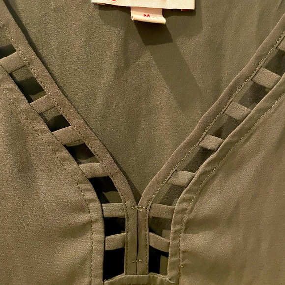 Sleeveless blouse - Picture 4 of 4